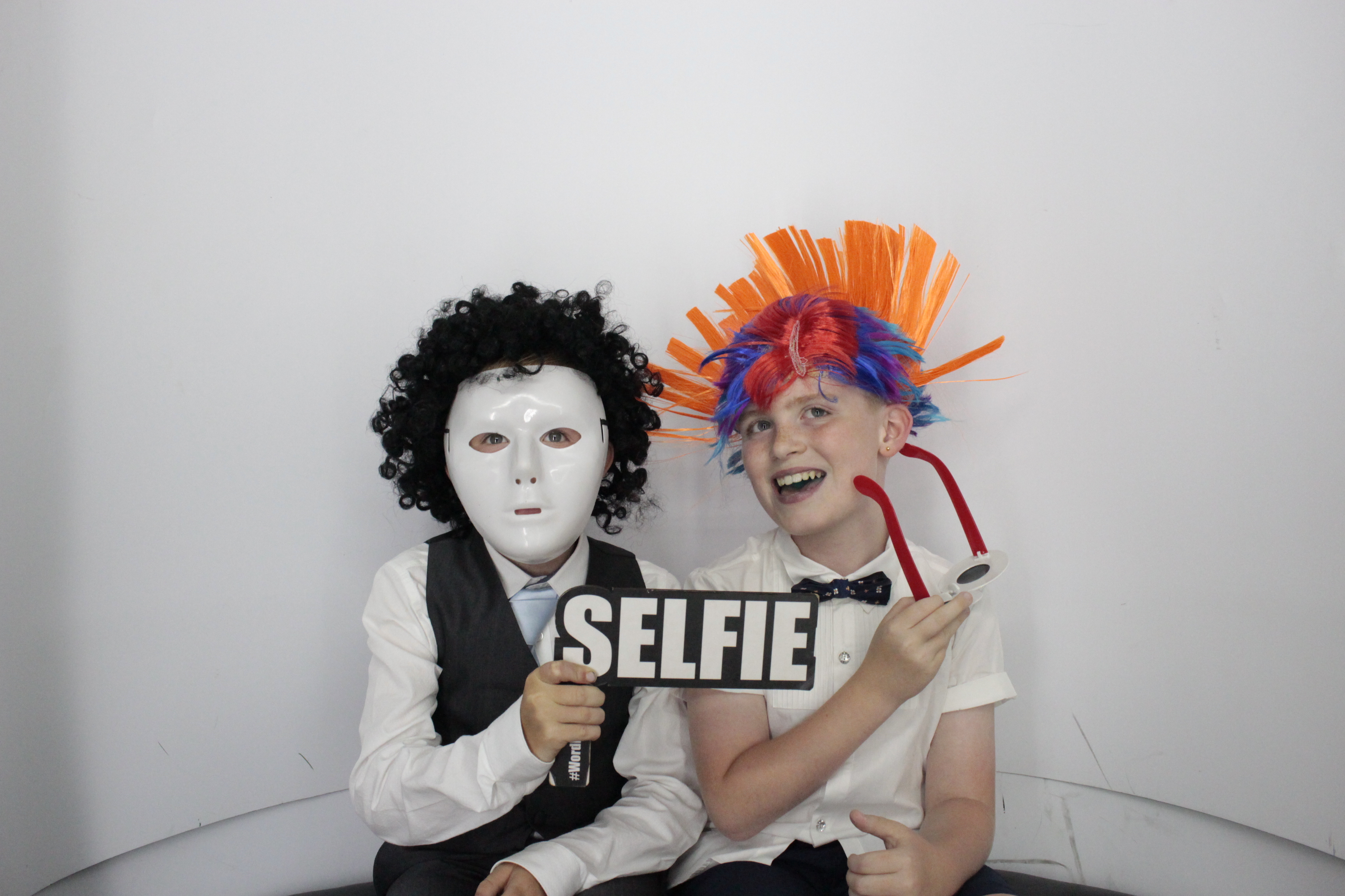 Richard & Karen's Wedding Reception | View more photos from the event at gallery.myphotoboothexperience.co.uk/u/MyPhotoBoothExperienceLtd/Richard-Karens-Wedding-Reception
